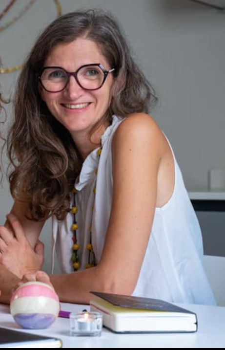 Dott.ssa Heleanna Rossi, psicoterapeuta a Udine, nel suo studio